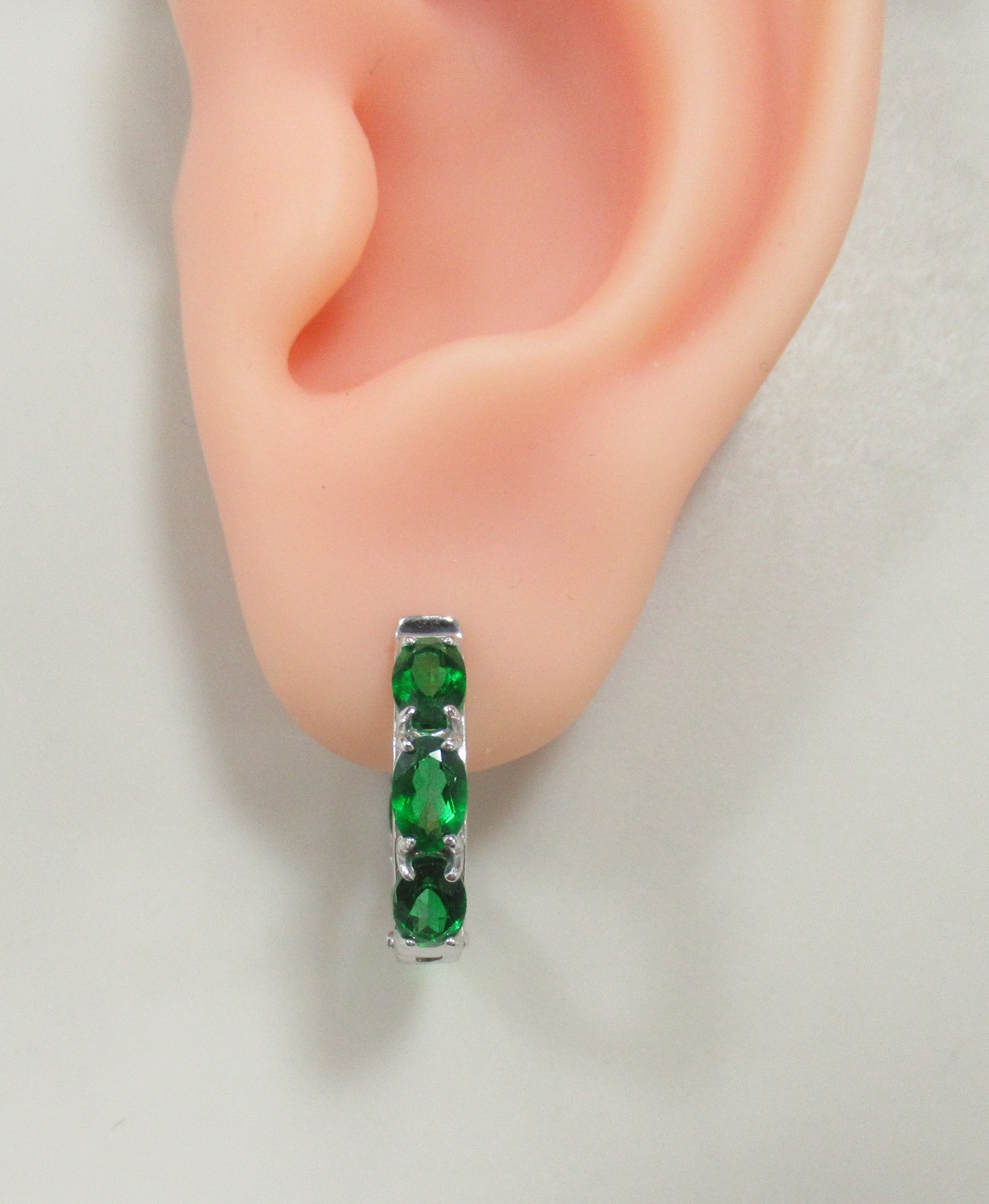 Серебряные серьги-конго с зелеными топазами